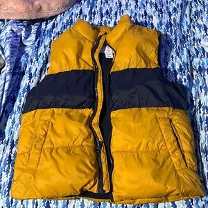 Old navy puffer vest boy